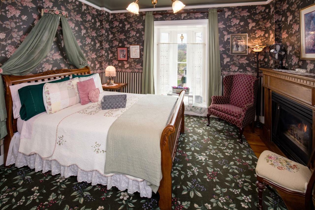 The Steamboat House Bed and Breakfast Galena Exteriör bild