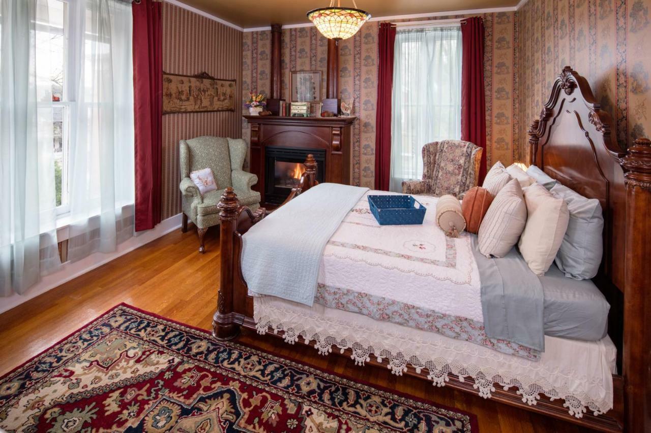 The Steamboat House Bed and Breakfast Galena Exteriör bild